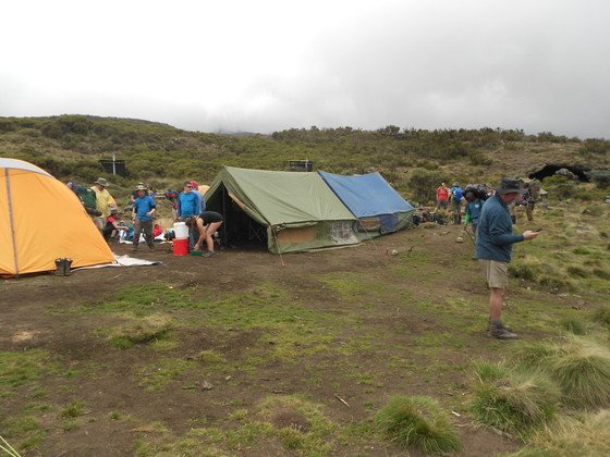为慈善事业攀登乞力马扎罗山
