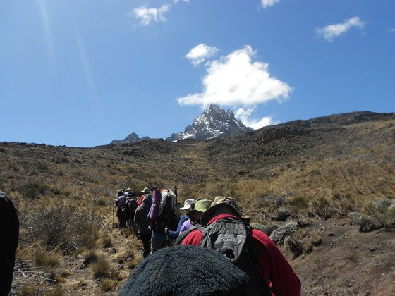 为了慈善而攀登乞力马扎罗山
