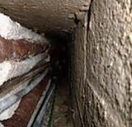 从隐蔽的管道中清除石棉