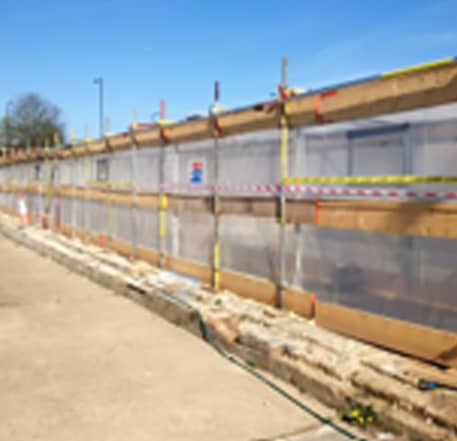 清除石棉。预制脚手架